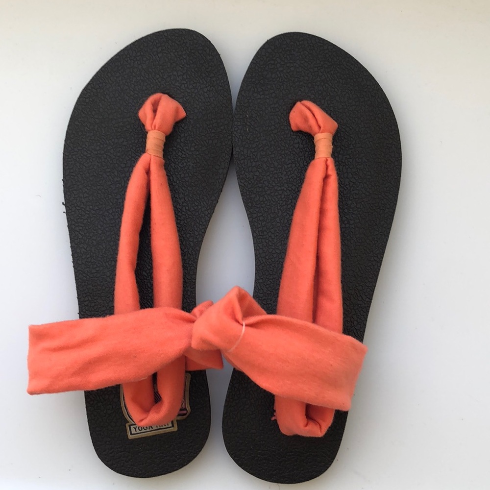 NEW Sanuk Yoga Mat Strap Sandal